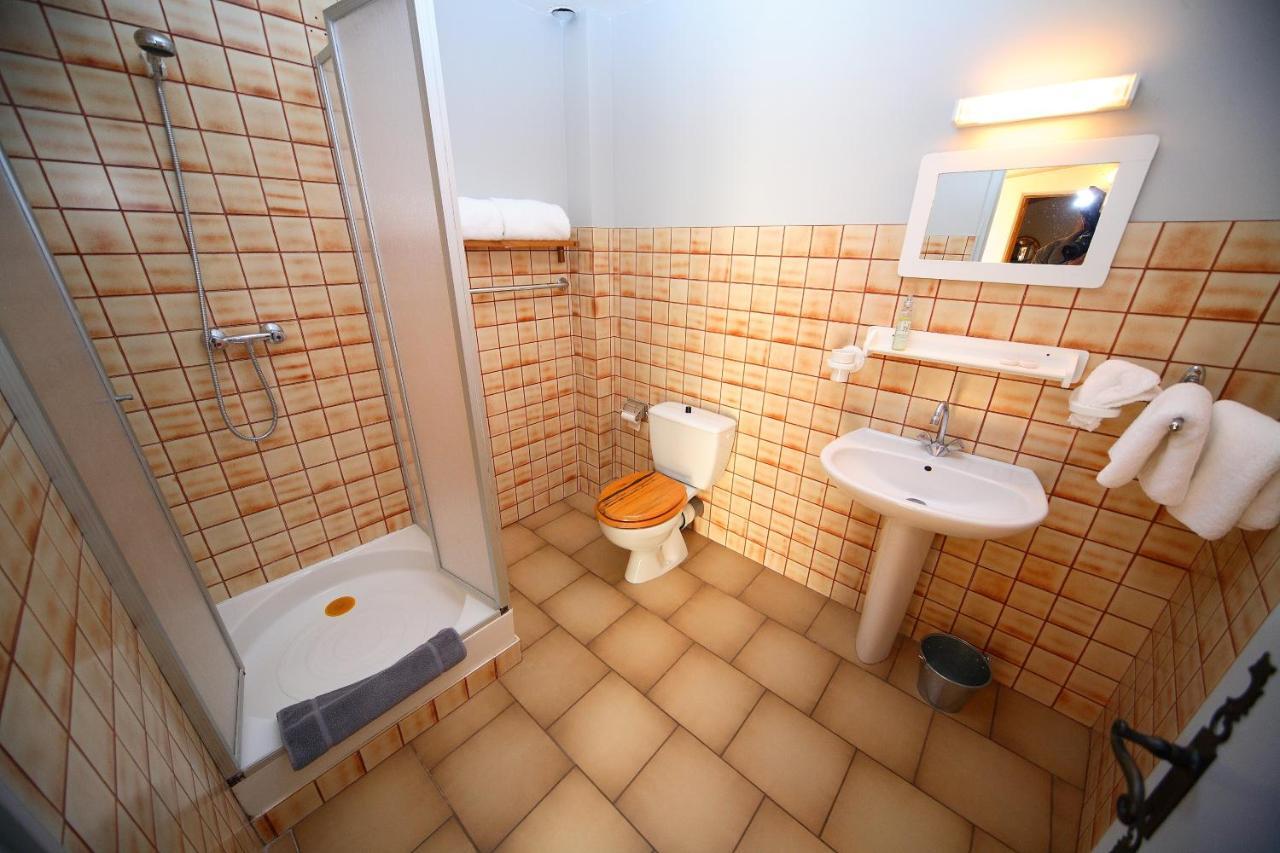 Belle De Nuit Panzió Oppède Szoba fotó